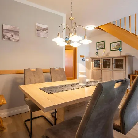 Freesenbruch Reihenhaus 8a - Eisbaer * Zingst